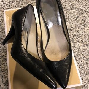 Michael Kors Flex mid pump